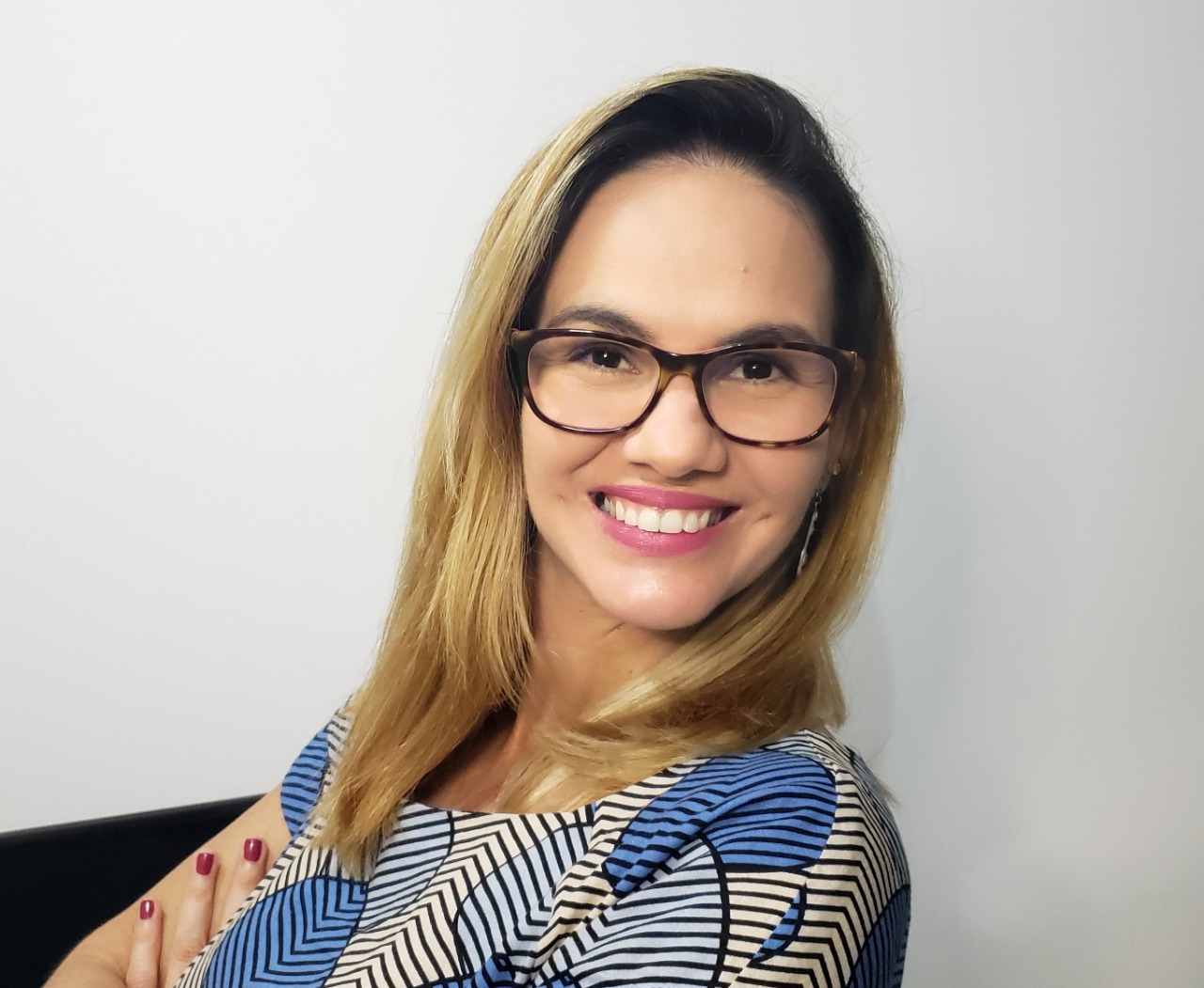 Fabiana Souza - Graduada em Ciência da Computação na Universidade Católica de Pernambuco. Mestranda em Engenharia da Computação na POLI/UPE. Atualmente é servidora da Agência de Regulação de Pernambuco (ARPE), na qual atua como Analista de Regulação na Coordenadoria de Tarifas e Estudos Econômico-Financeiros, vinculada à Diretoria de Regulação Econômico-Financeira